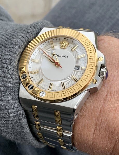 Versace Chain Reaction Quartz Silver Dial Men's Watch - VEDY00519